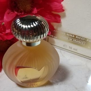 NINA RICCI（香水 ・ グリーン・カーキ/緑色系）のフリマアイテム一覧