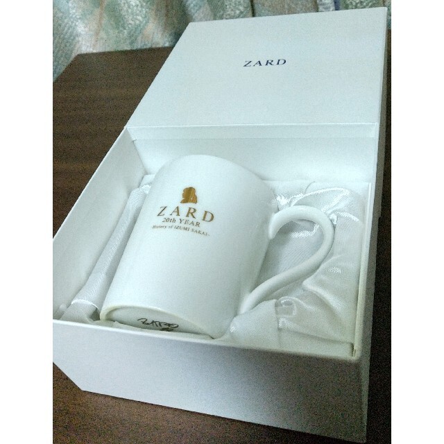 ☆ZARD 坂井泉水 マグカップ「負けないで 2個」 Amazon.co.jp: ZARD