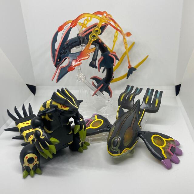 モンコレ 色違いレックウザ ポケモンモンコレ色違いレックウザフィギュア