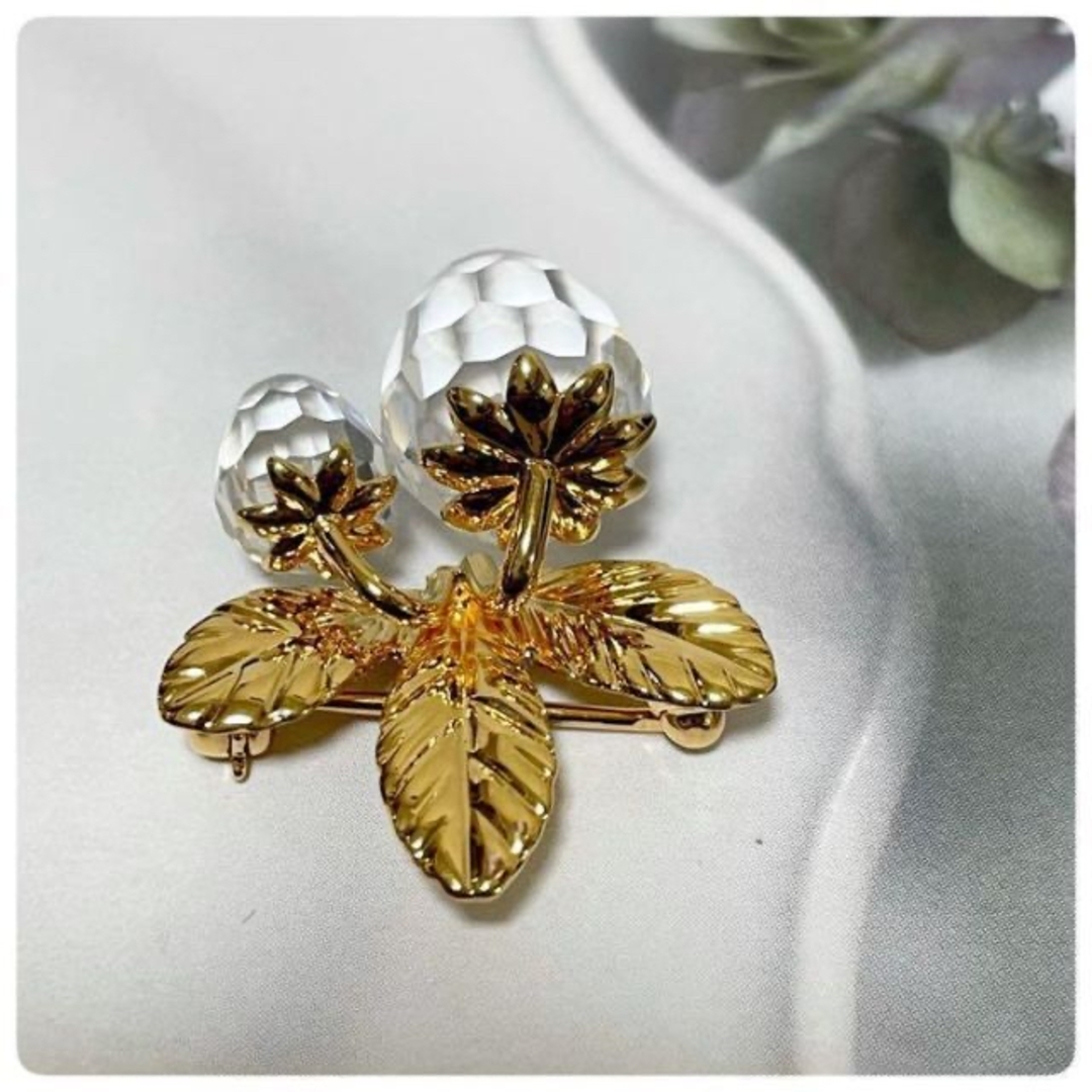 SWAROVSKI - SWAROVSKI スワロフスキー ブローチ 苺 いちご ゴールド