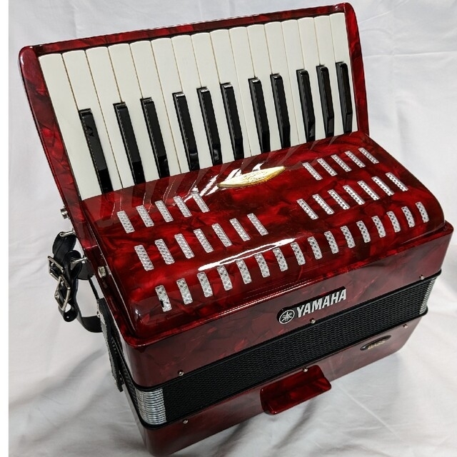 YAMAHA アコーディオン 赤 ケース付き YAMAHA アコーディオン 赤