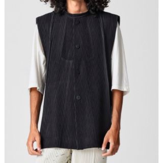 オムプリッセ BASICS Vネック ベスト ブラック ISSEY MIYAKE（ベスト