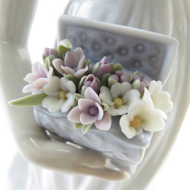 リヤドロ 陶器製女性フィギュア 水差し付き リヤドロ 陶器製女性