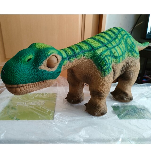 恐竜型ロボット「PLEO」 未開封新古品