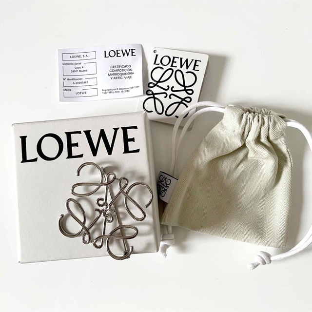 LOEWE リボンモチーフ ブローチ シルバー LOEWE シルバー リボン