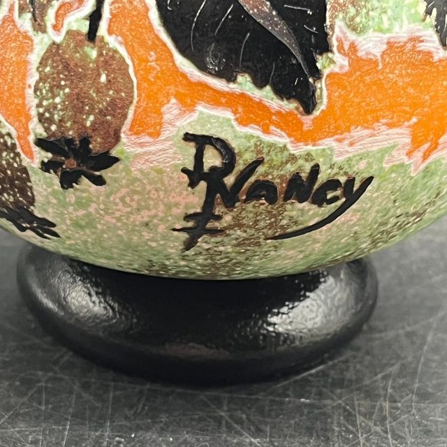 ドームナンシー ポット型 卓上照明 カメオ彫り 被せガラス ナイト