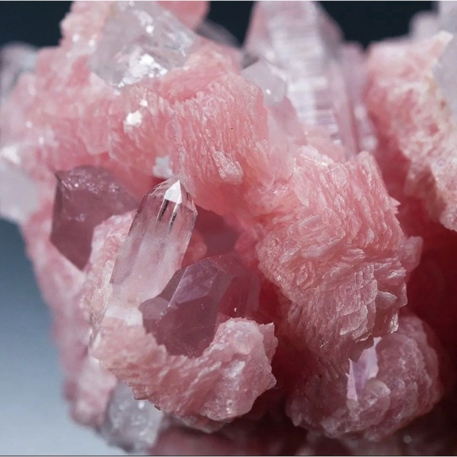 ロードクロサイト 29 水晶 共生 鉱物 標本 原石