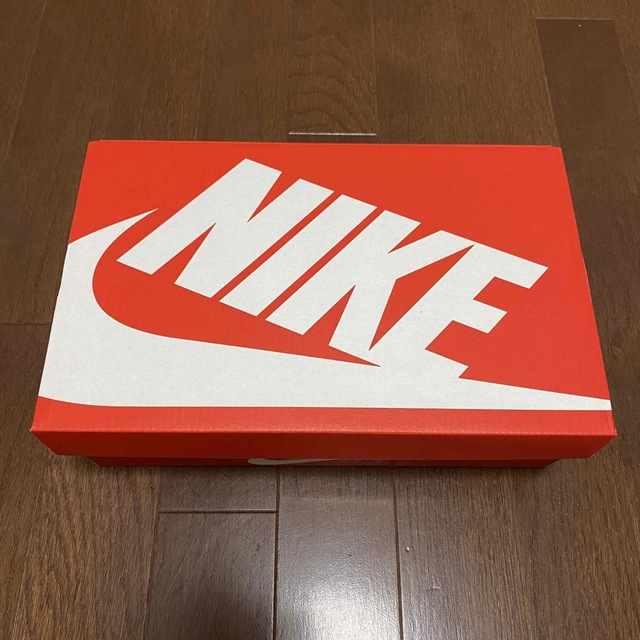 NIKE スニーカー赤箱