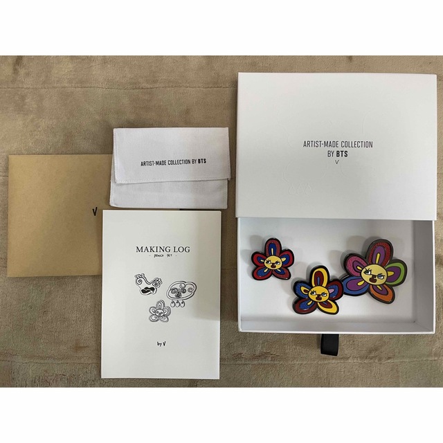 アーティストメイド V ボストンバッグ フラワーブローチ setの通販 by