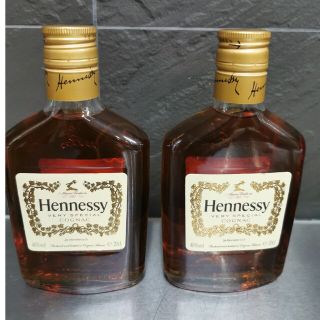 Hennessy ミニボトル 200ml 2本セットの通販 by すいすぽん's shop｜ラクマ