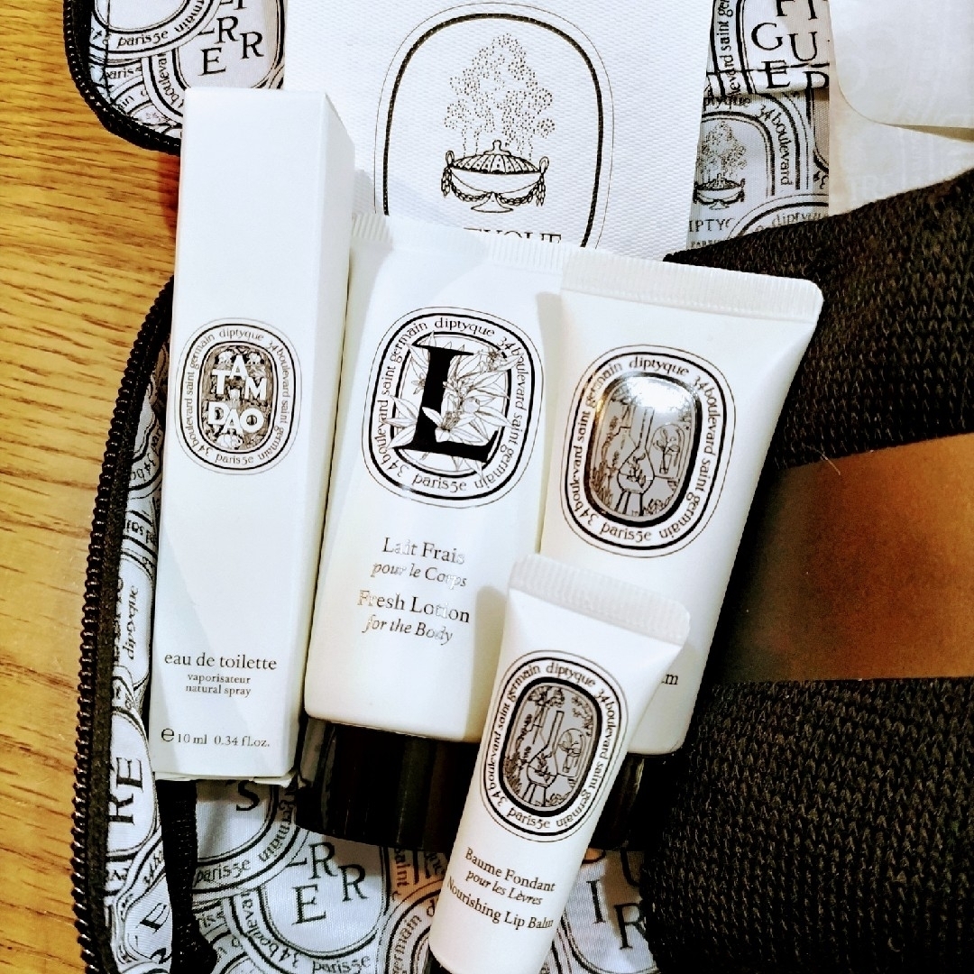 カタール航空ビジネスクラスDIPTYQUEアメニティ Amazon.co.jp