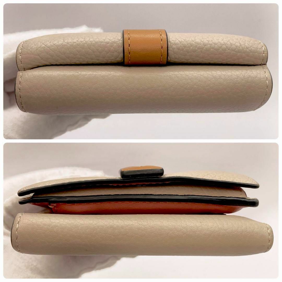 ロエベ 三つ折り財布 トライフォールド ライトオーツハニー アナグラム