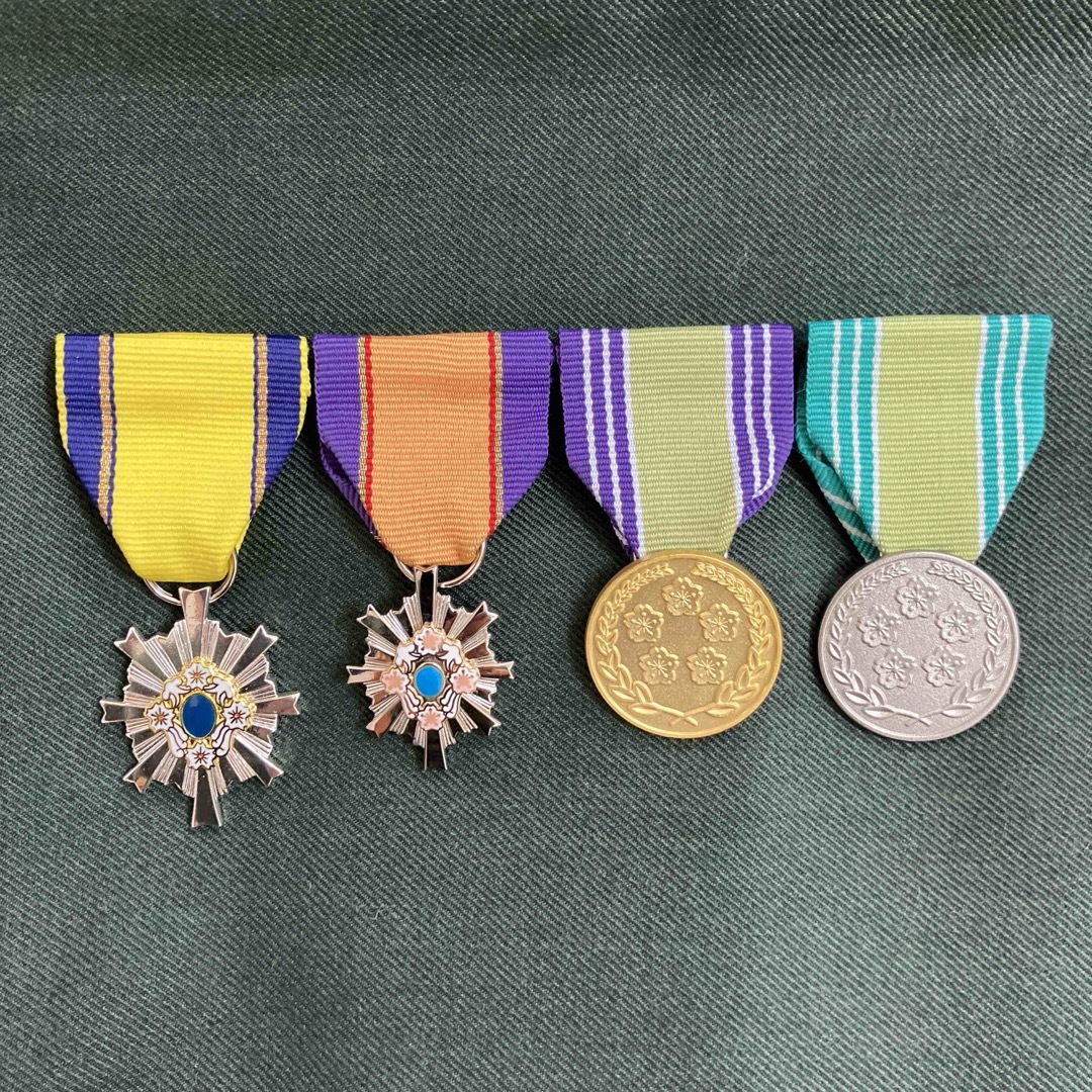 防衛功労章(3級 5級) 部隊功績メダル(特別 第1級) 4個