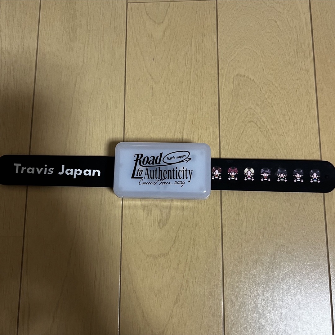 TravisJapan ライトブレスレットの通販 by ななこ's shop｜ラクマ