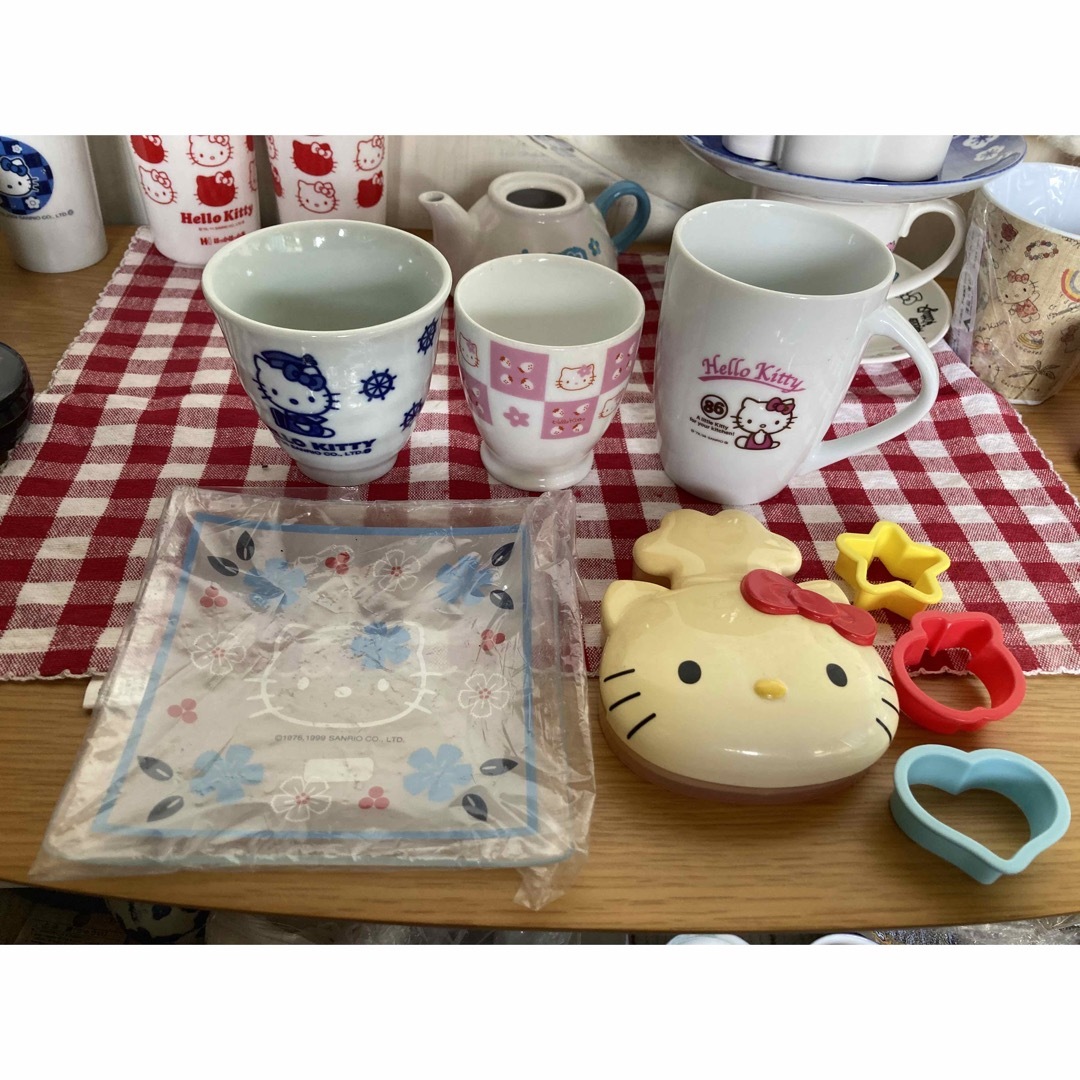 昭和レトロ サンリオハローキティ 非売品 未使用 多数 ぬいぐるみ 食器