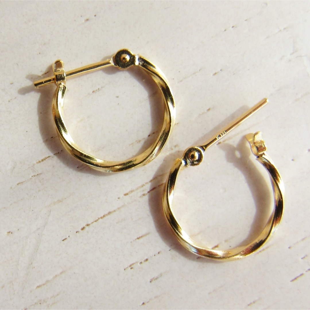 18K K18 ピアス フープピアス ツイスト ねじり 18金 刻印 刻印あり