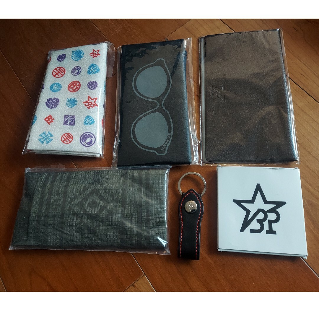 B'z】ファンクラブ会報誌VOL.17〜45・継続特典セット 2025年最新】b z