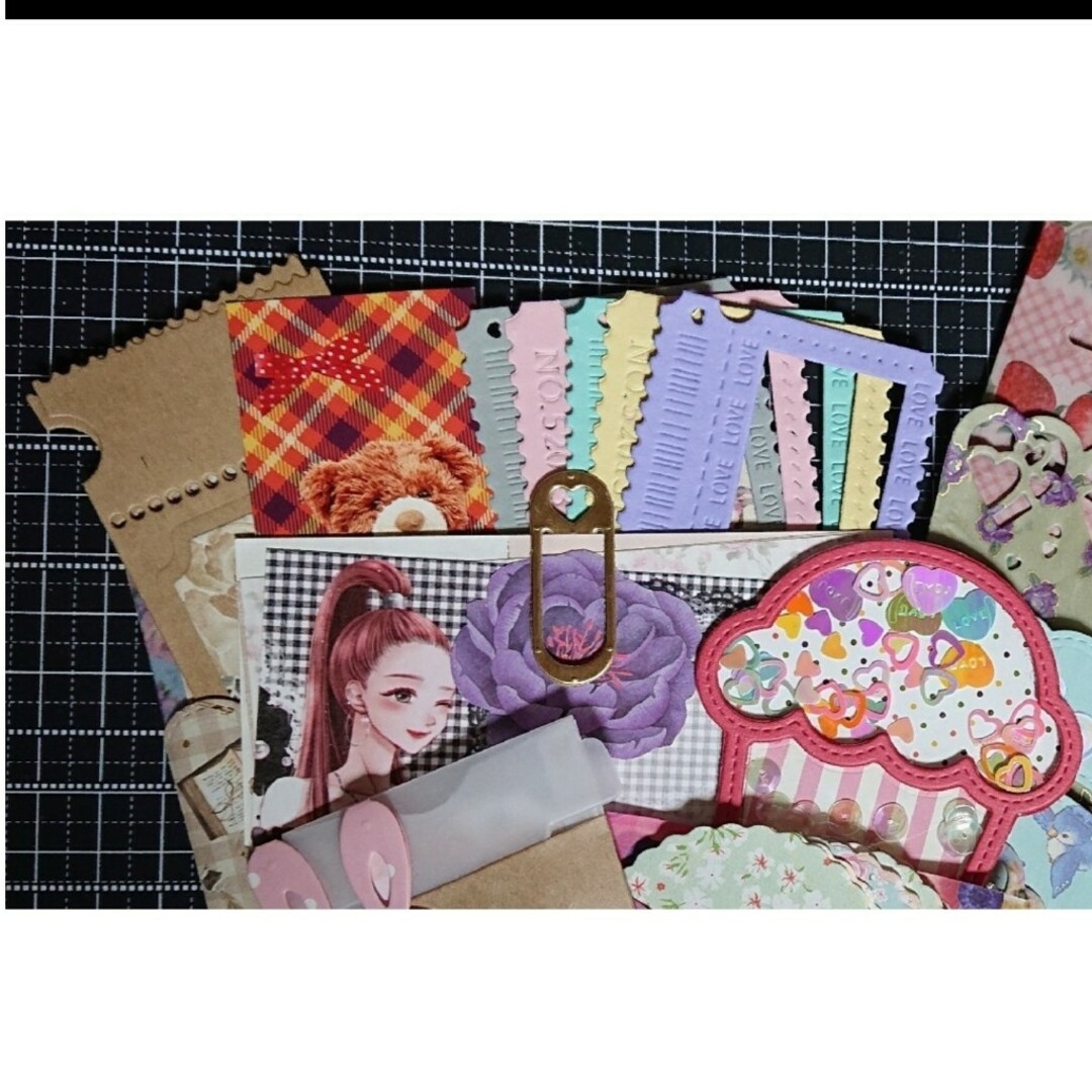 紙もの⑫ ポケットおすそ分け♪♪ カップケーキ型シェイカー クリップ