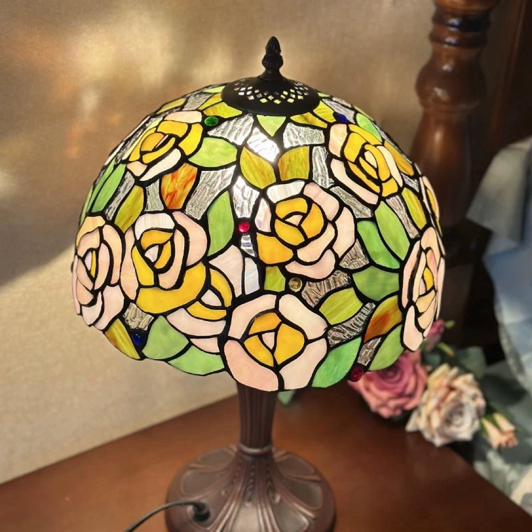 室内芸術☆高級感溢れる 高級感溢れる☆ヴィンテージ ステンドランプ