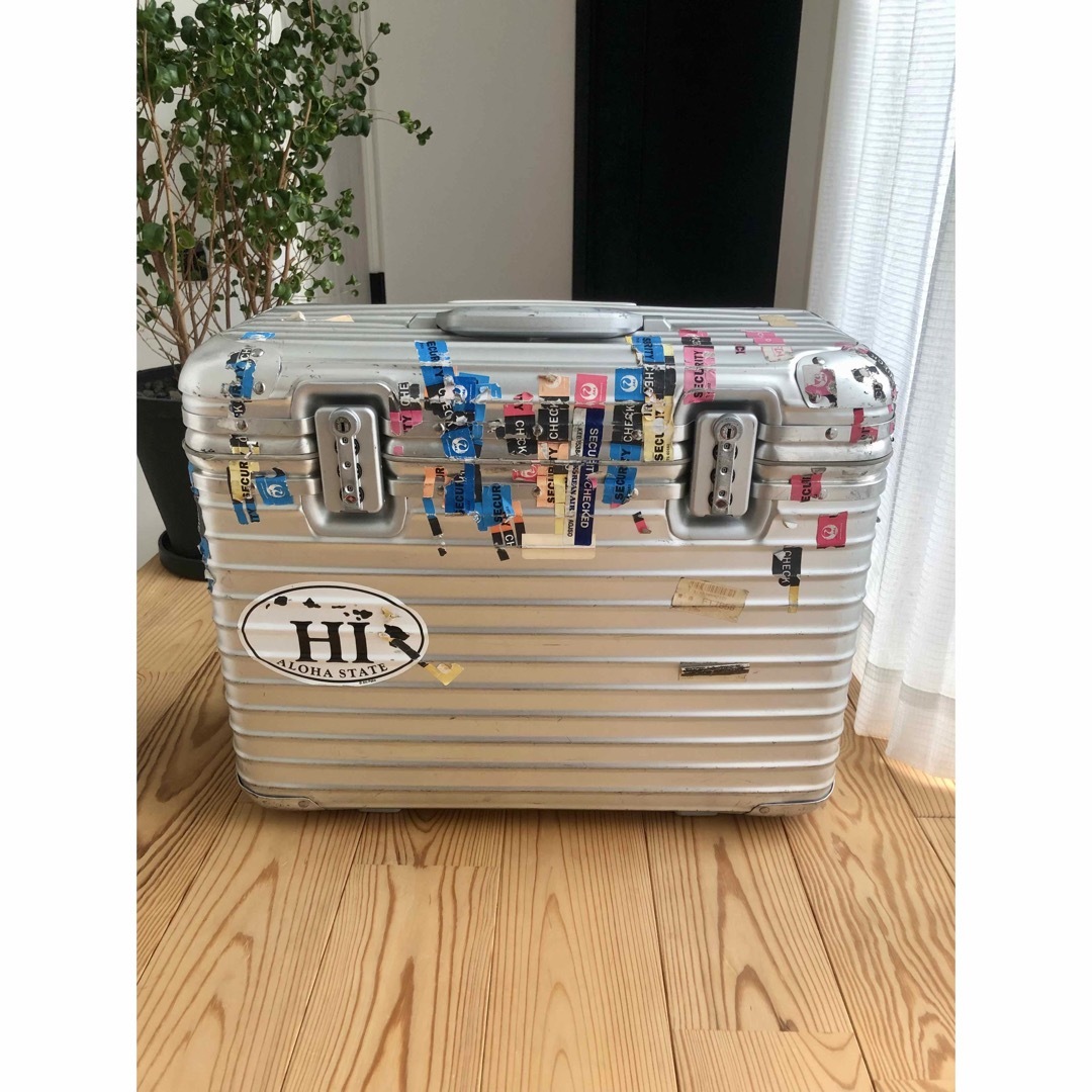 リモワ パイロットキャリーケース アルミ 2輪 トラベルバッグ 廃盤