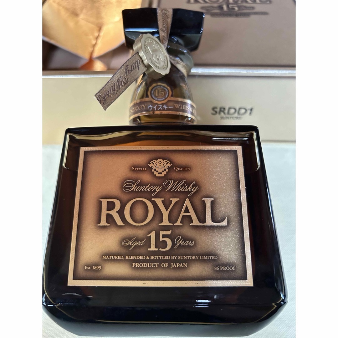 サントリーウイスキーローヤル15年〈ゴールドラベル〉の通販 by えむ