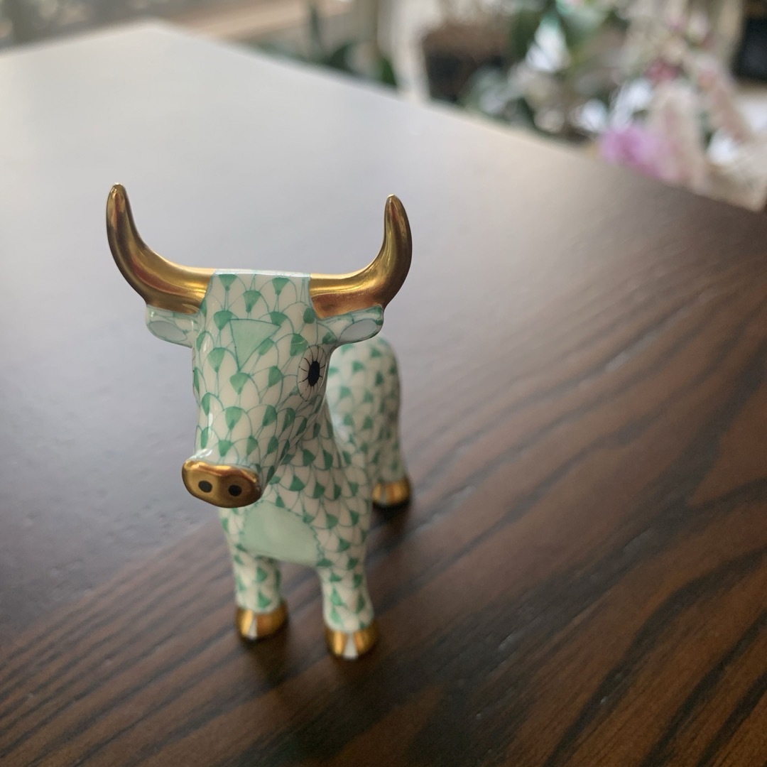 HEREND ヘレンド フィギュリン 置物 干支 牛 丑 ウシ 赤 干支置物