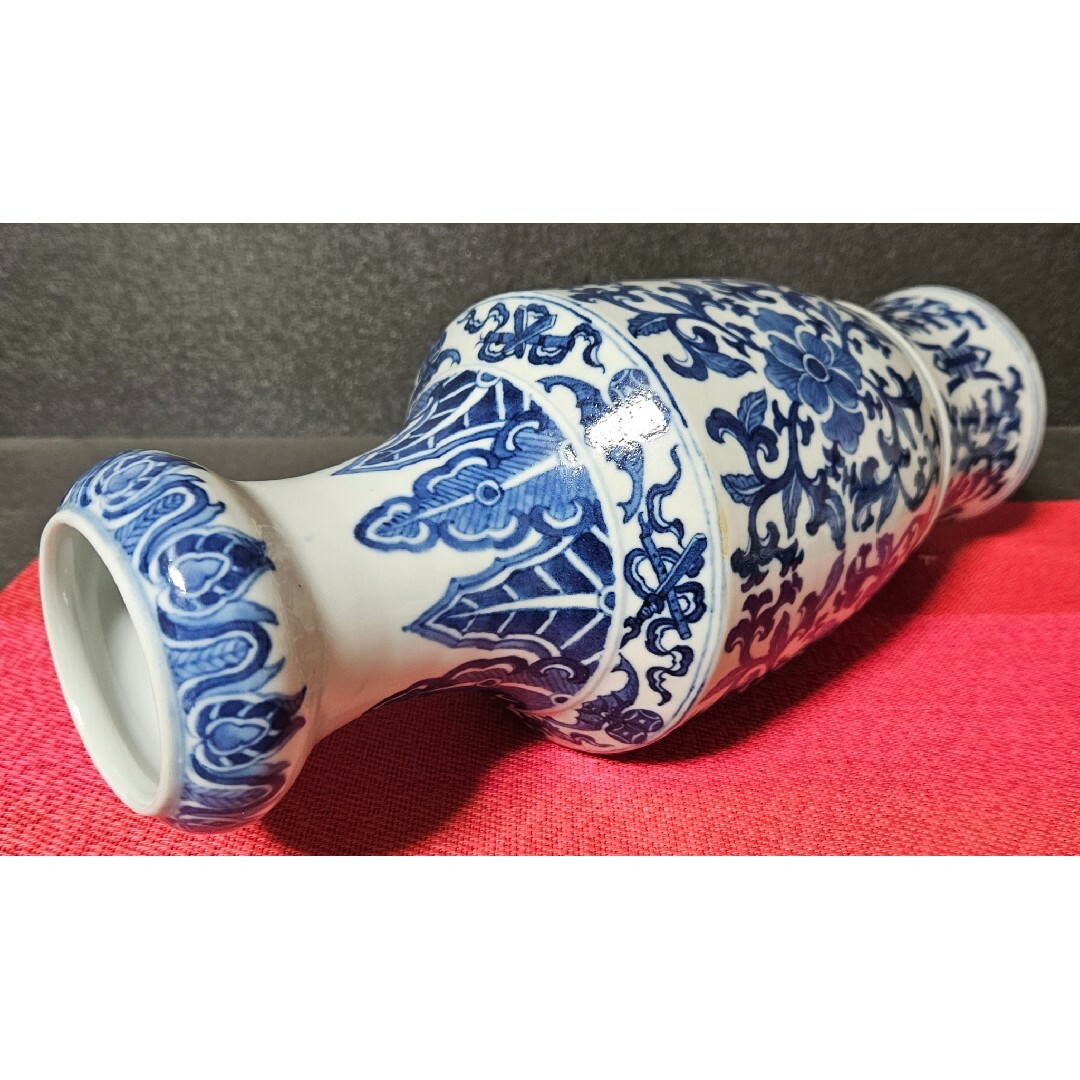 中国大清乾隆年製款青花山水人物文八角面取瓶MR7289B