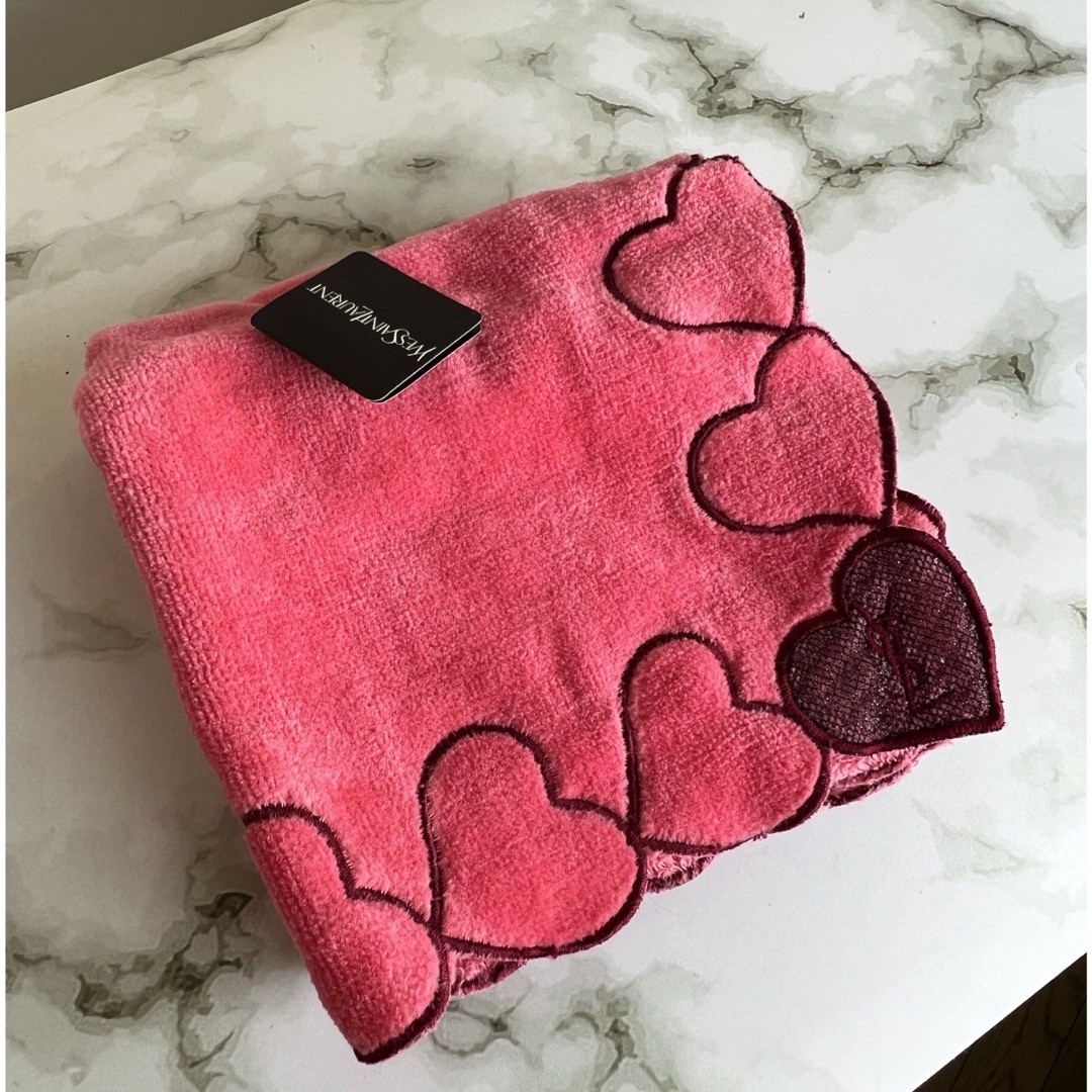 4059 外国切手 フランス 2000年 イブ・サンローラン ハート型小型