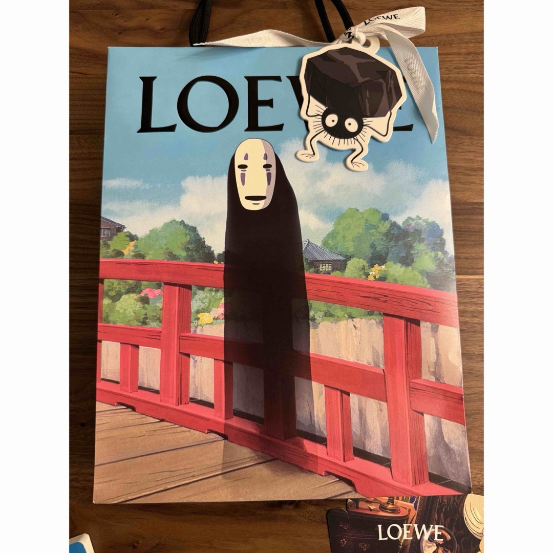 希少・限定コラボ】LOEWE 千と千尋の神隠し コラボ紙袋ショッパー ハク