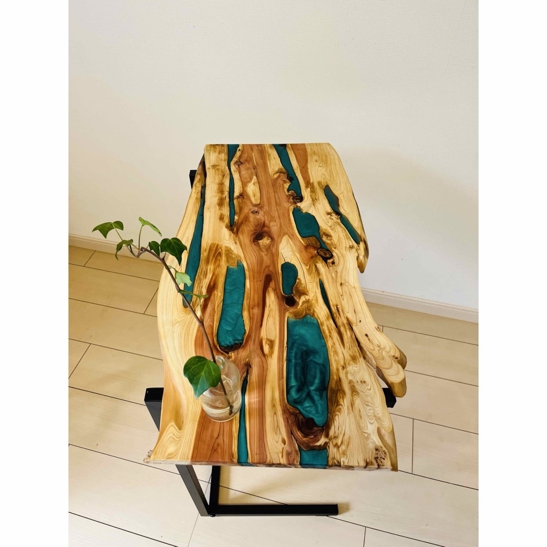 レジンテーブル サイドテーブル ソファテーブル ローテーブル 貝塚伊吹