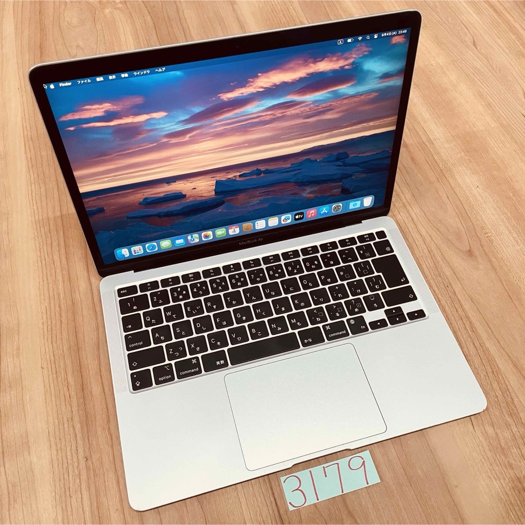ほぼ未使用】MacBookPro2022 13インチ 8CPU 512