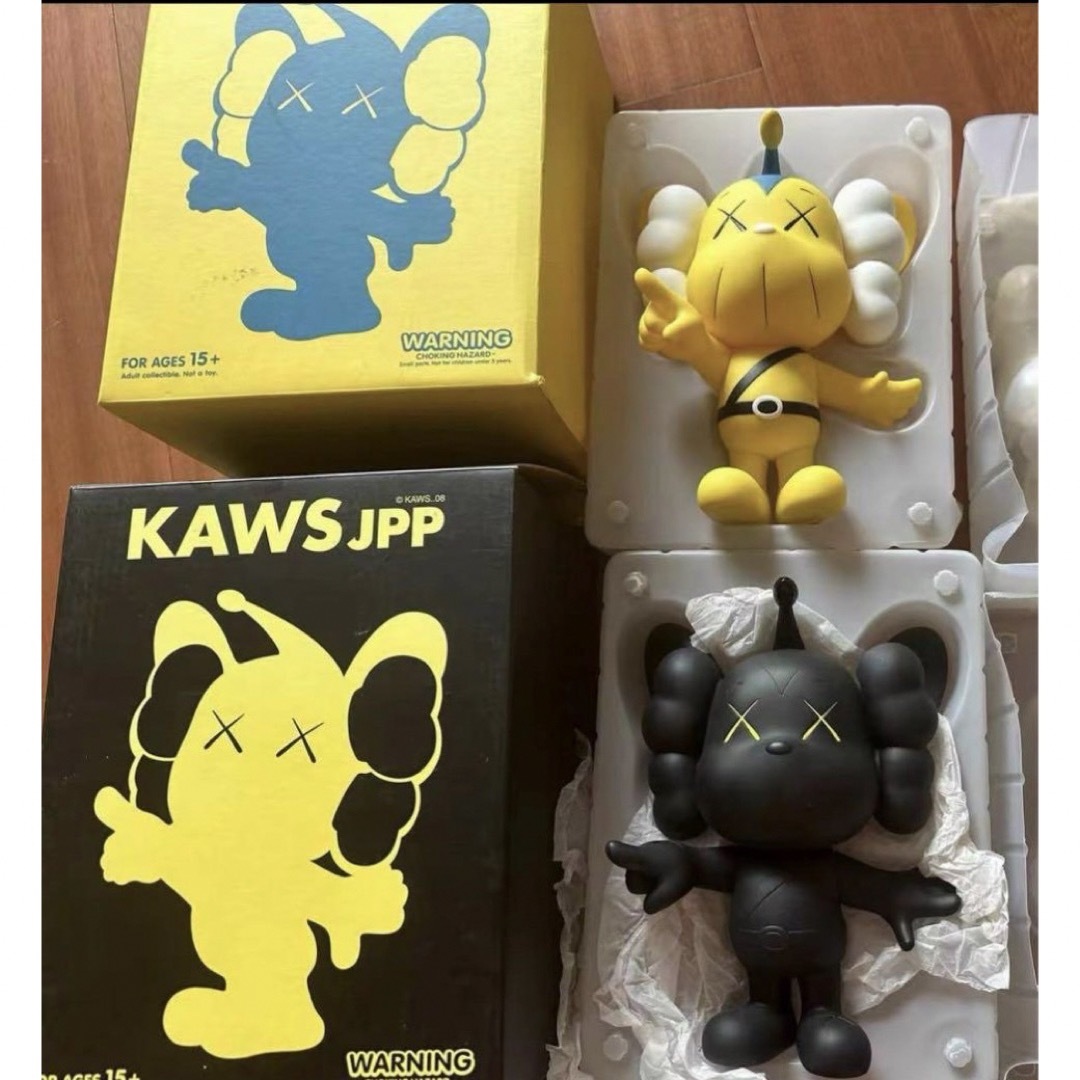 KAWS Kaws holiday japan カウズ 3体セット KAWS HOLIDAY SPACE 3色