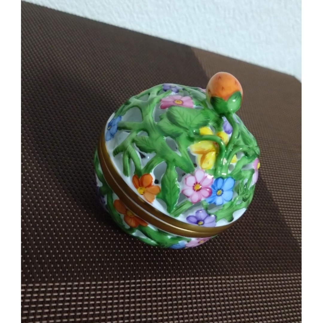 ヘレンド HEREND 花柄透かし彫り陶器ボックス ボンボニエール 一点物