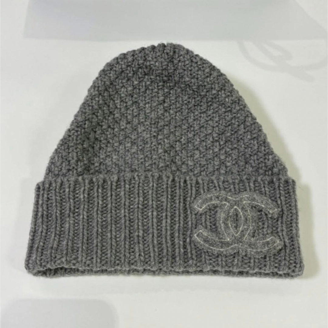 CHANELニット帽 シャネル 可愛らしくコーデを演出CHANEL ニット