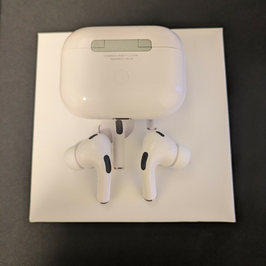 Apple AirPods Pro 第二世代 ホワイト 充電ケース付き Apple AirPods