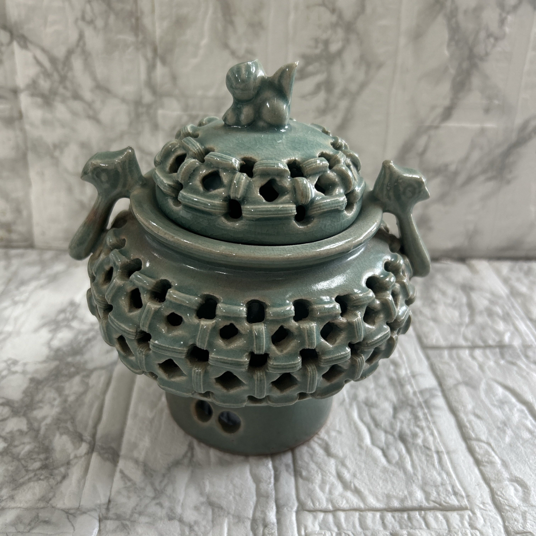 陶器 香炉 鳥の透かし彫り 年代物 青磁 袴腰 香炉 細密彫 透かし彫り