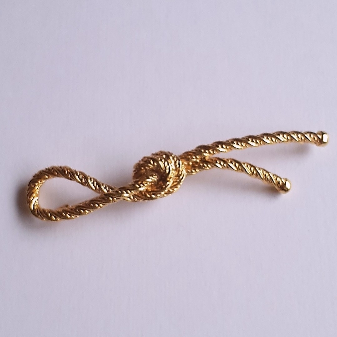 美品 クリスチャンディオール ブローチ リボン ロープモチーフ 縄 ゴールド