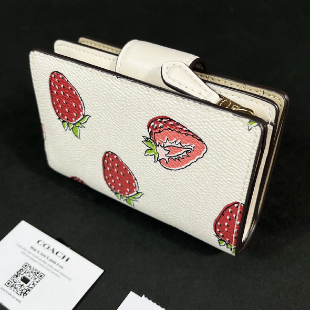 ☆COACH☆財布 二つ折り いちご柄 ピンク ストロベリー イチゴプリント