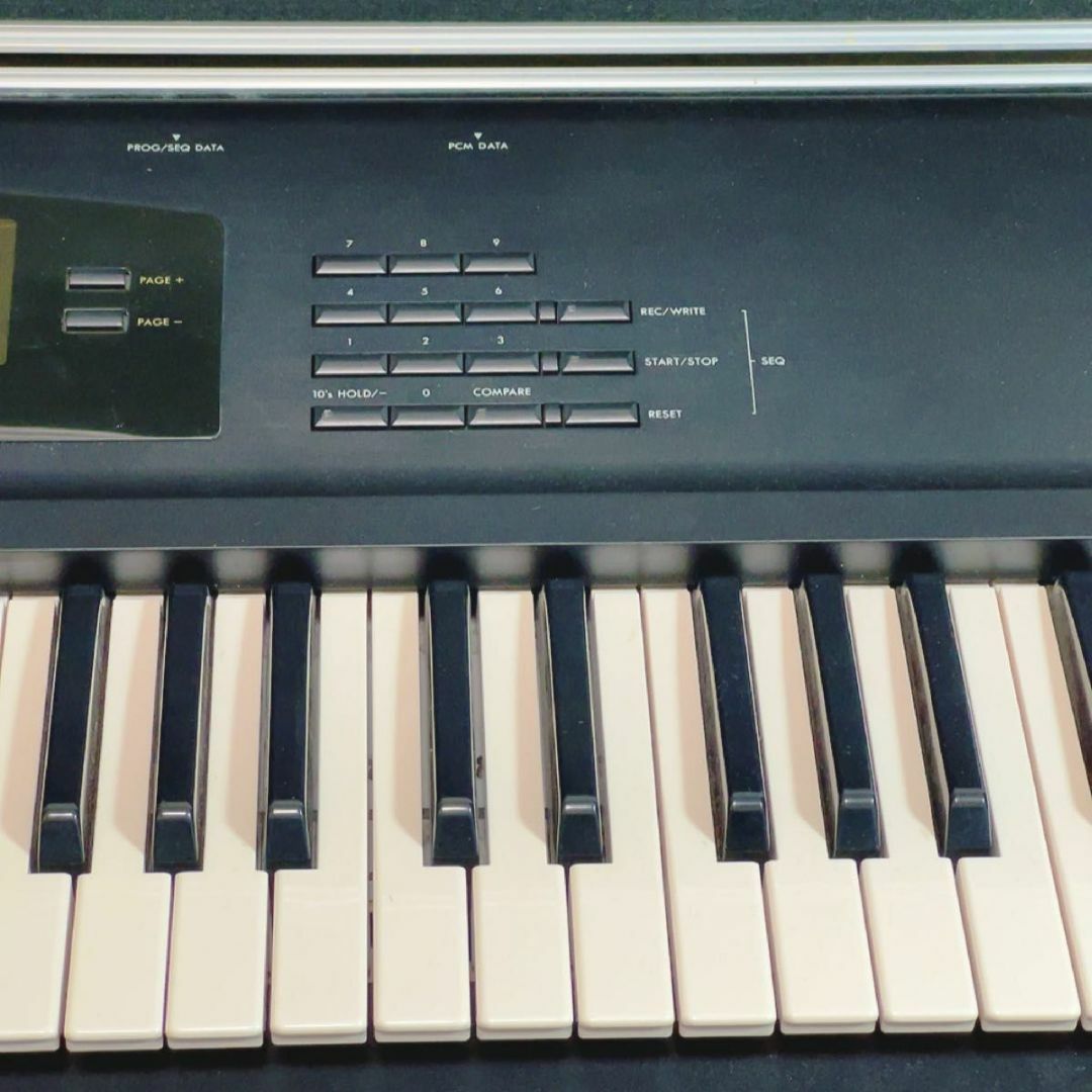 希少 KORG コルグ 01/WFD ゼロワン シンセサイザー 61鍵盤 ケース 希少