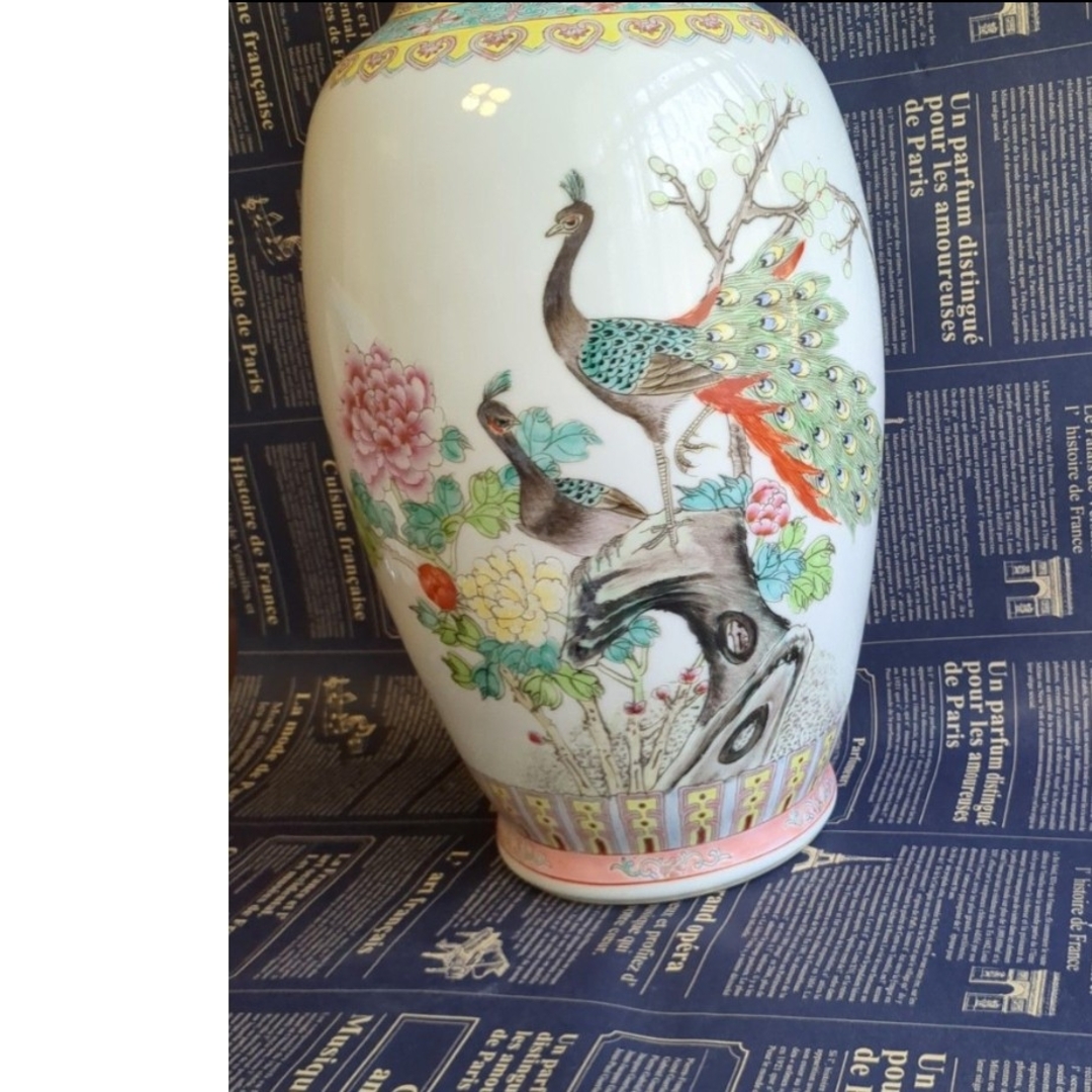 中国景徳鎮製 孔雀牡丹漢詩 大型花瓶 中国景徳鎮製 孔雀