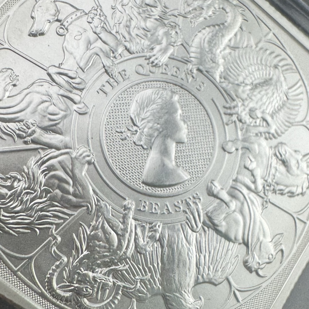 銀貨 英国 ロイヤルミント クイーンズビーストコンプリーター 純銀