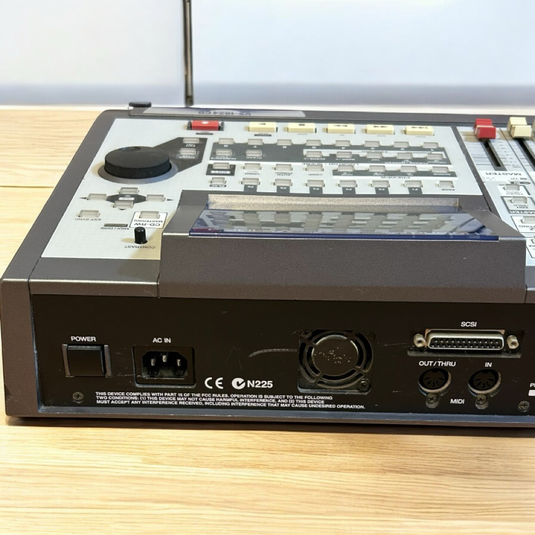 希少 マルチトラックレコーダー Roland VS-1824 ローランド 希少
