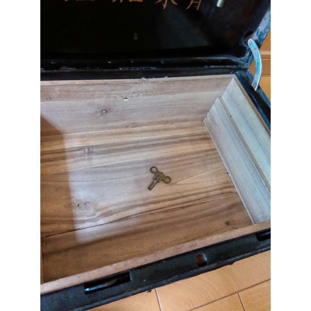 昭和レトロ 郡越金庫 手提金庫 カギ付き 持ち上げると警鈴鳴ります