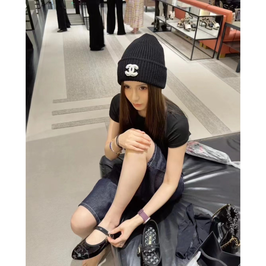値下げ！新品未使用シャネルニット帽CCロゴcoconeige 最新作