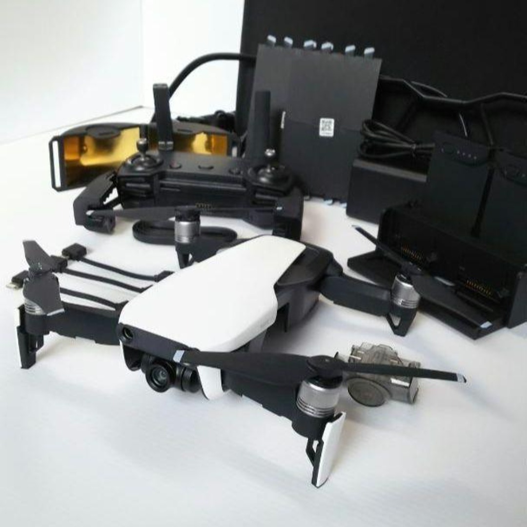 ドローン DJI MAVIC AIR (白）フルセットケース付き ドローン DJI