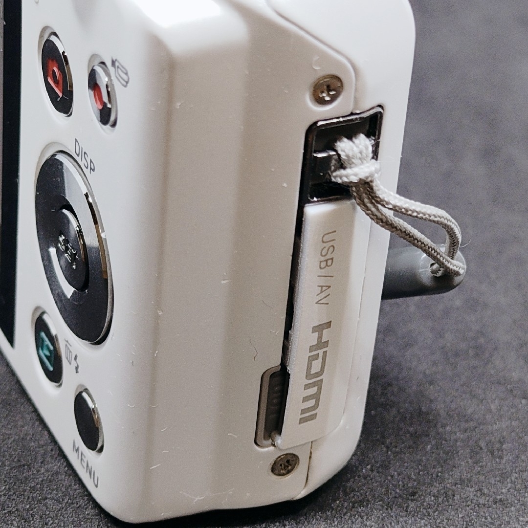 レア ビックロ限定】CASIO EXILIM EX-ZR400 ホワイト