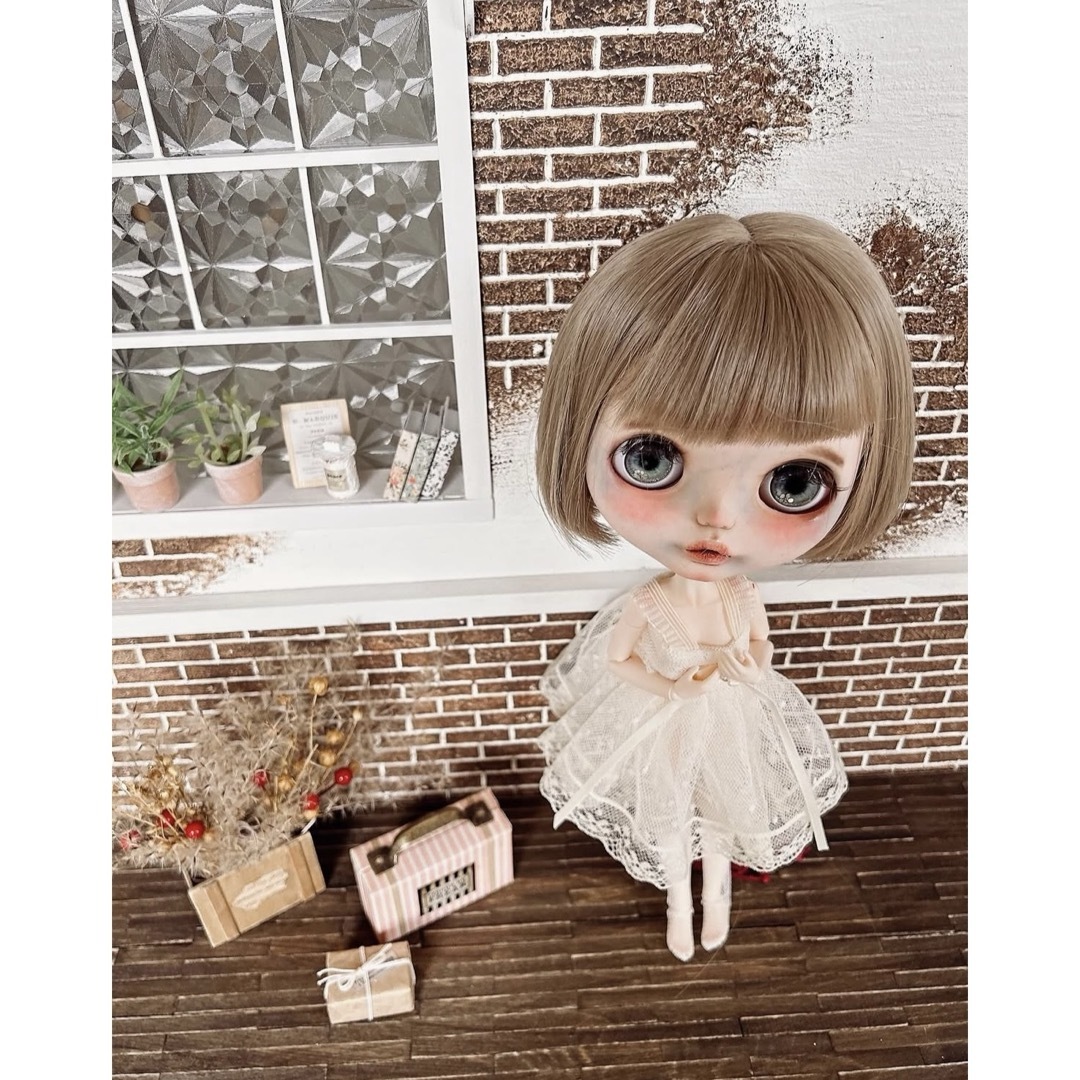 ミニチュア ドールハウス 背景ボード ブライス リカちゃん 出窓 1／6