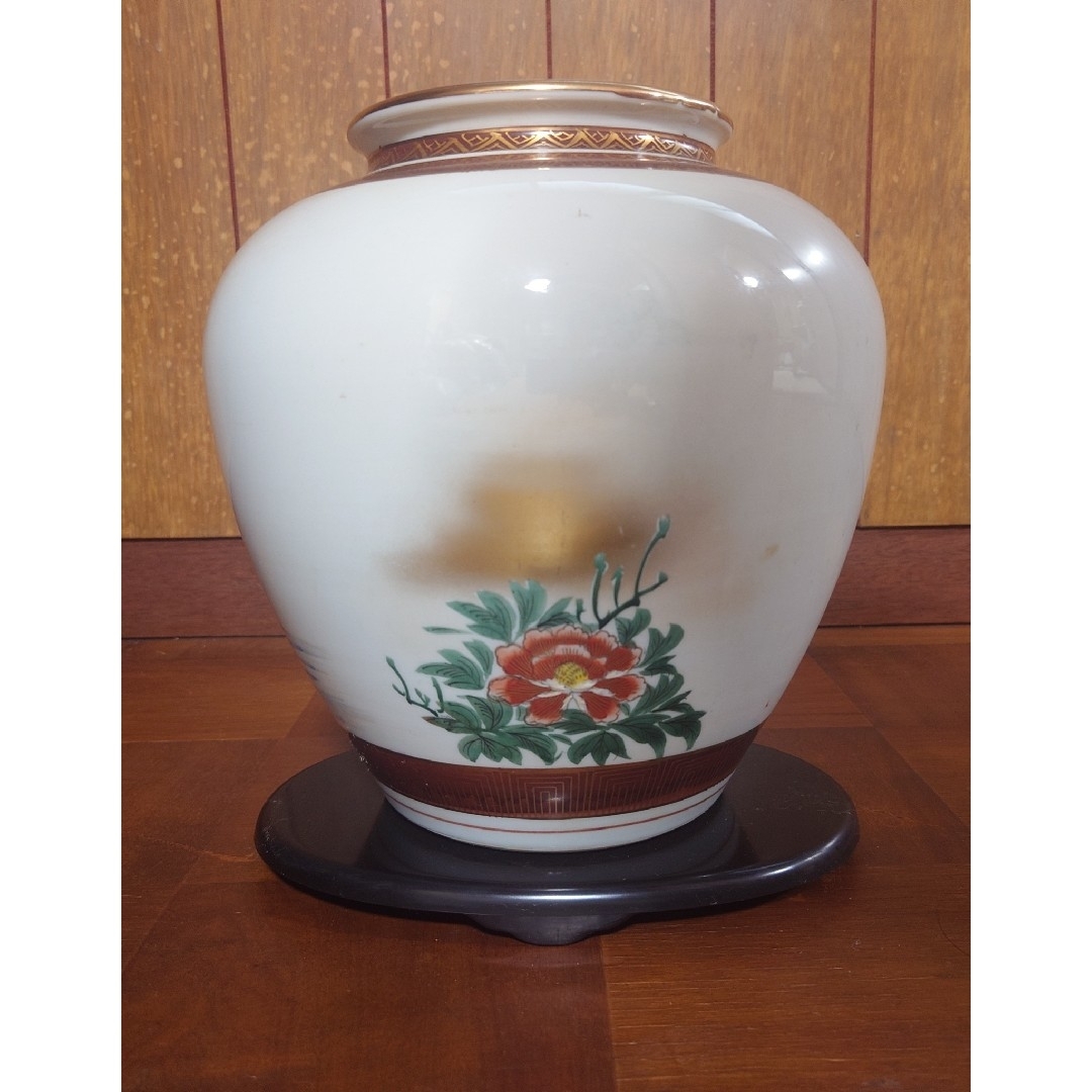 九谷焼 光崖作 金彩牡丹図 飾壺 花瓶 高級陶磁器 黒塗り台座付き