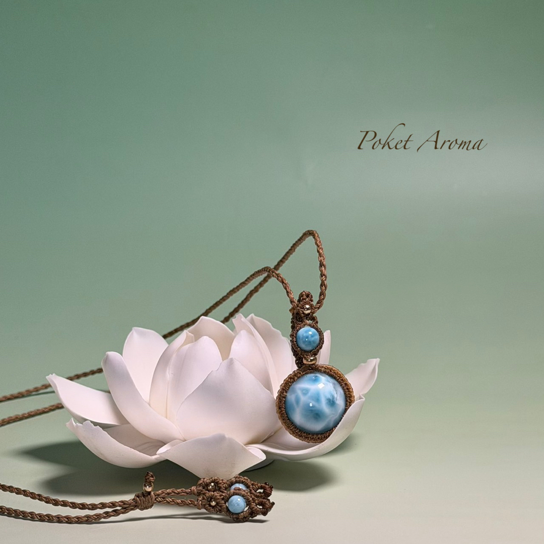 惑星』高品質ラリマーのマクラメペンダントネックレス