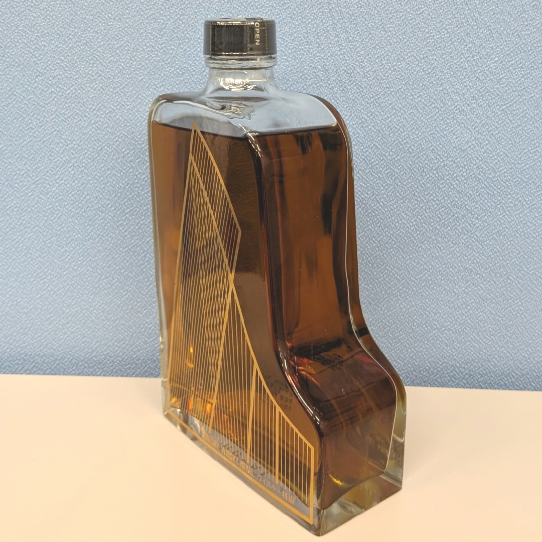 サントリーローヤル ピアノ型ボトル 特級 従価税率適用 600ml 43％ 箱無